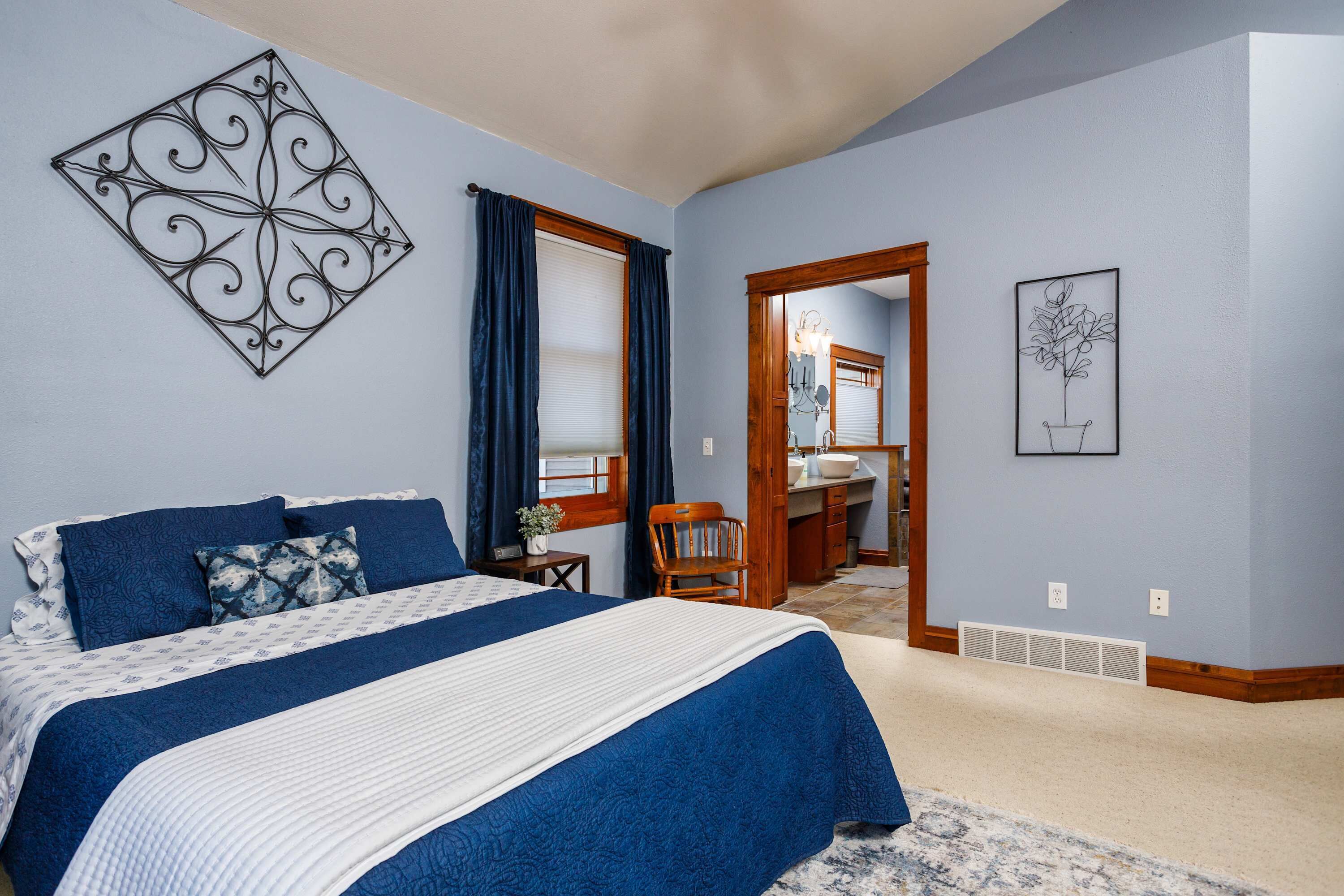 3 bedrooms, iron/ironing board, free WiFi, bed sheets
