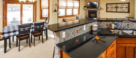 Micro-ondes, four, plaque de cuisson, lave-vaisselle