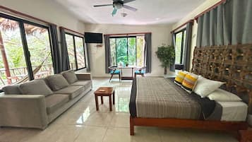 Panorama studio suite | Donzen dekbedden, een minibar, gratis wifi, beddengoed