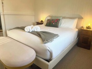 3 bedrooms, iron/ironing board, WiFi