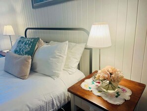 3 chambres, bureau, fer et planche à repasser, accès au Wi-Fi (inclus)