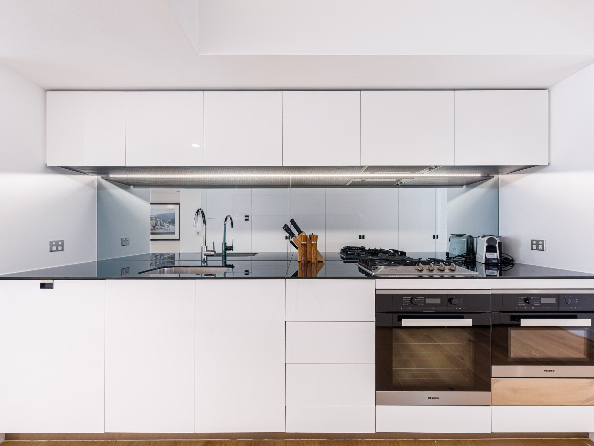 Coastal Living on Bondi Beach — image 8