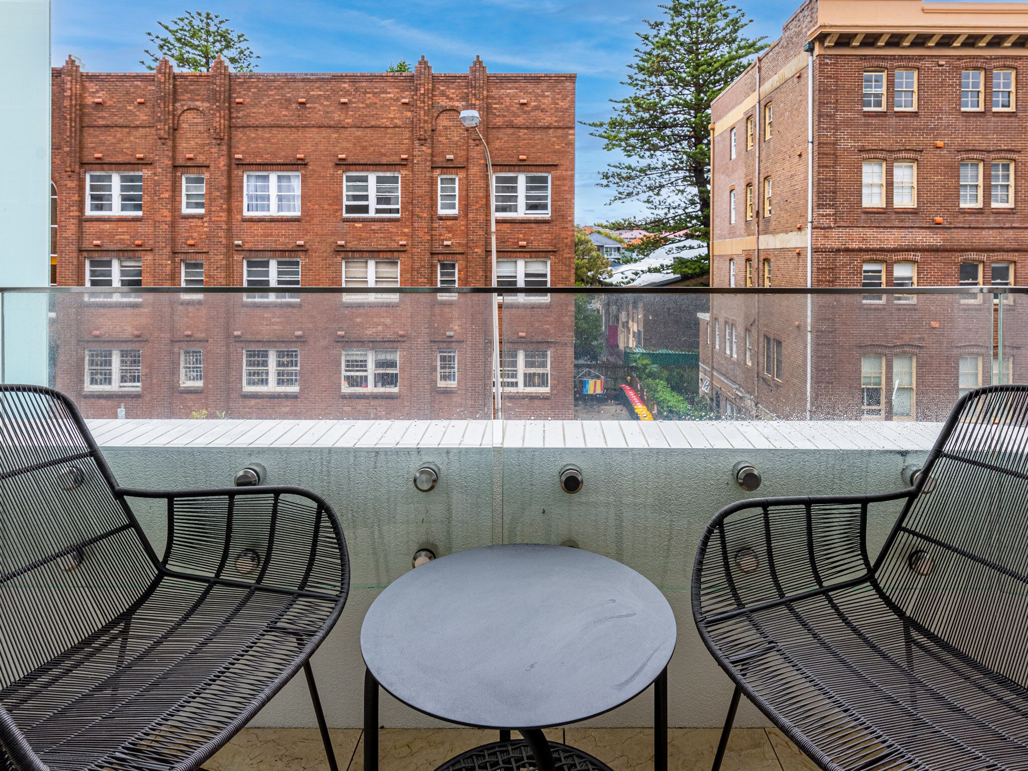 Coastal Living on Bondi Beach — image 9