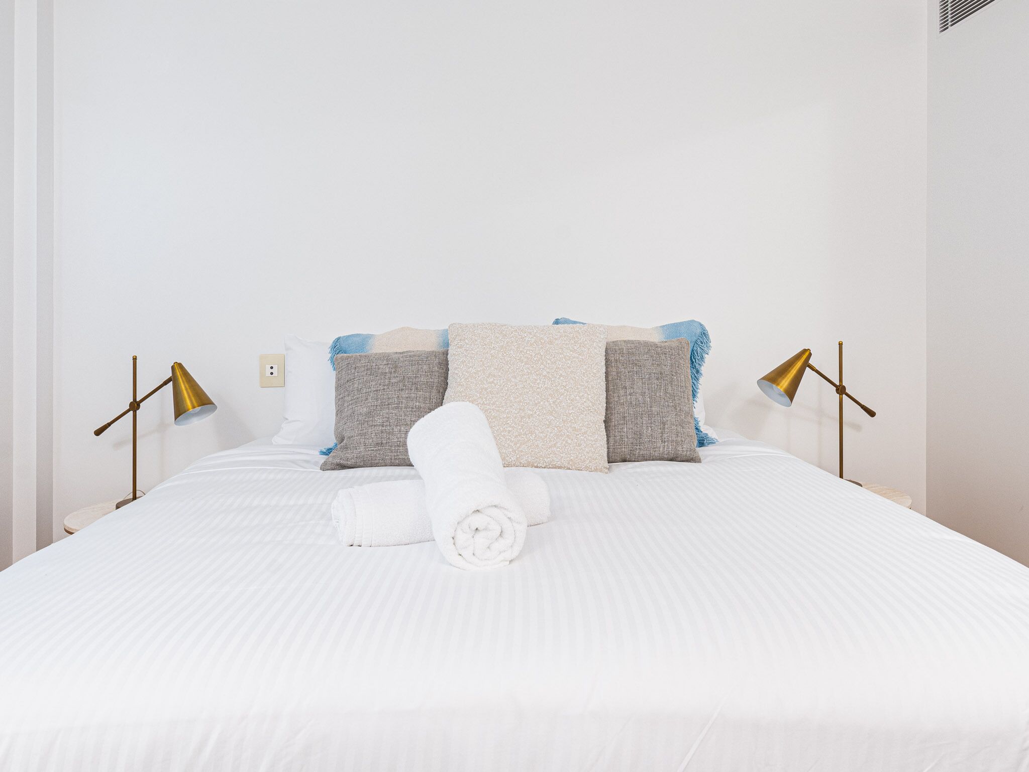 Coastal Living on Bondi Beach — image 15