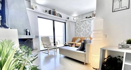 Nice Seafront Flat - Beach Port Athens Airport