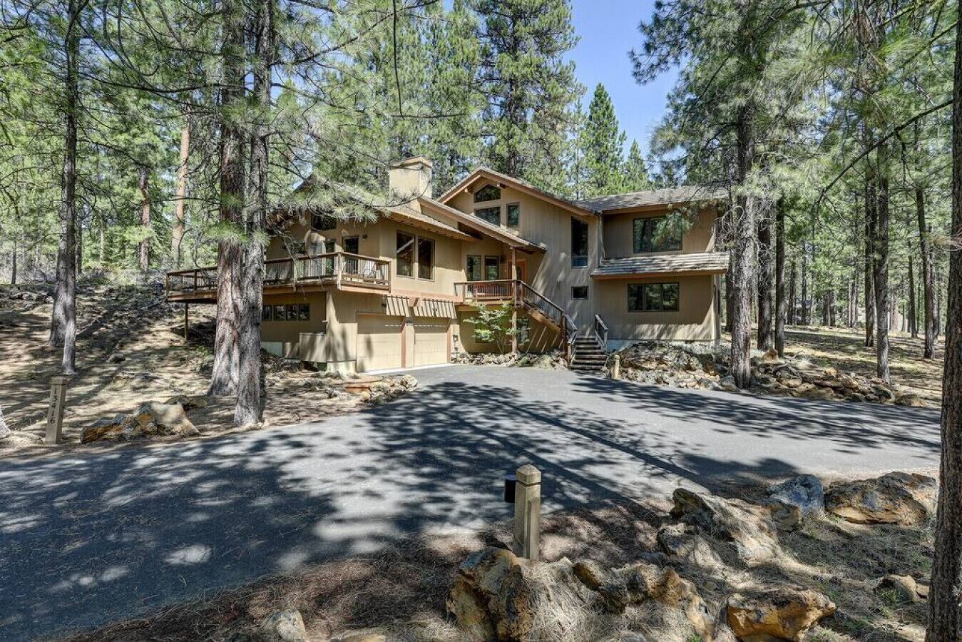 Relaxing Ponderosa Home w/ Private Hot Tub Dec. 2023