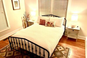 2 bedrooms, iron/ironing board, WiFi, bed sheets