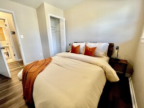 3 bedrooms, memory-foam beds, iron/ironing board, WiFi