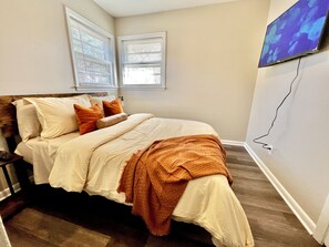 3 bedrooms, memory-foam beds, iron/ironing board, WiFi