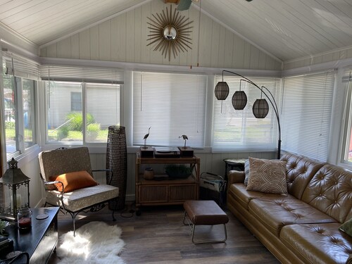 Cozy, remodeled 1940’s lake cottage on Long Lake in Ionia County