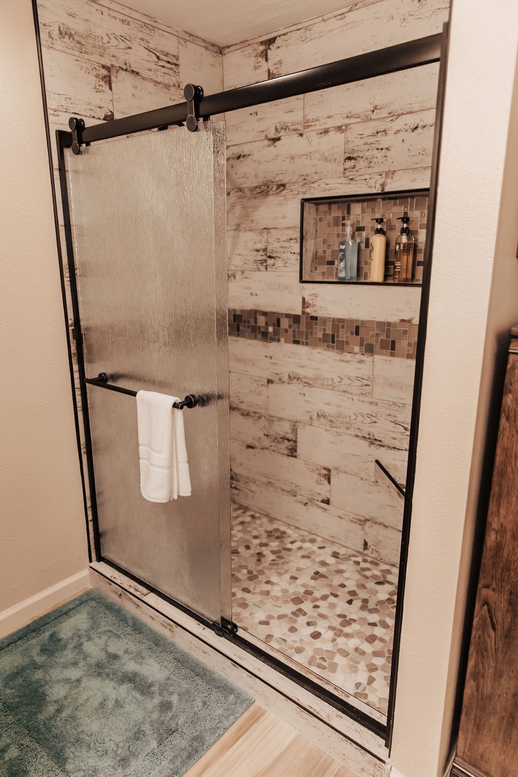 walk in shower in primary bathroom