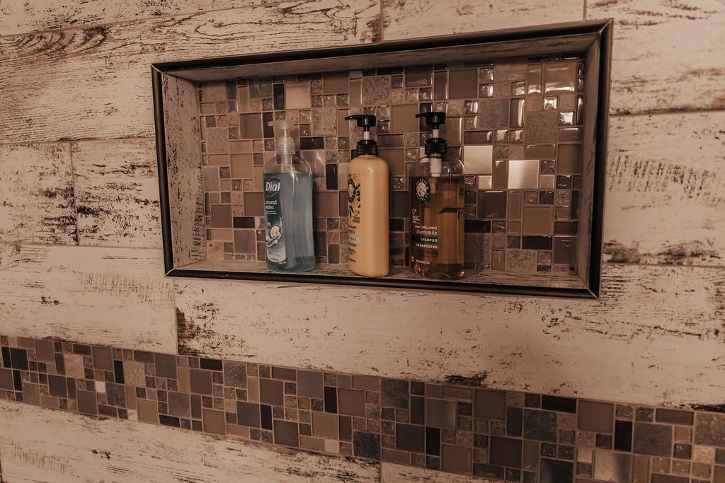 toiletries (full size)