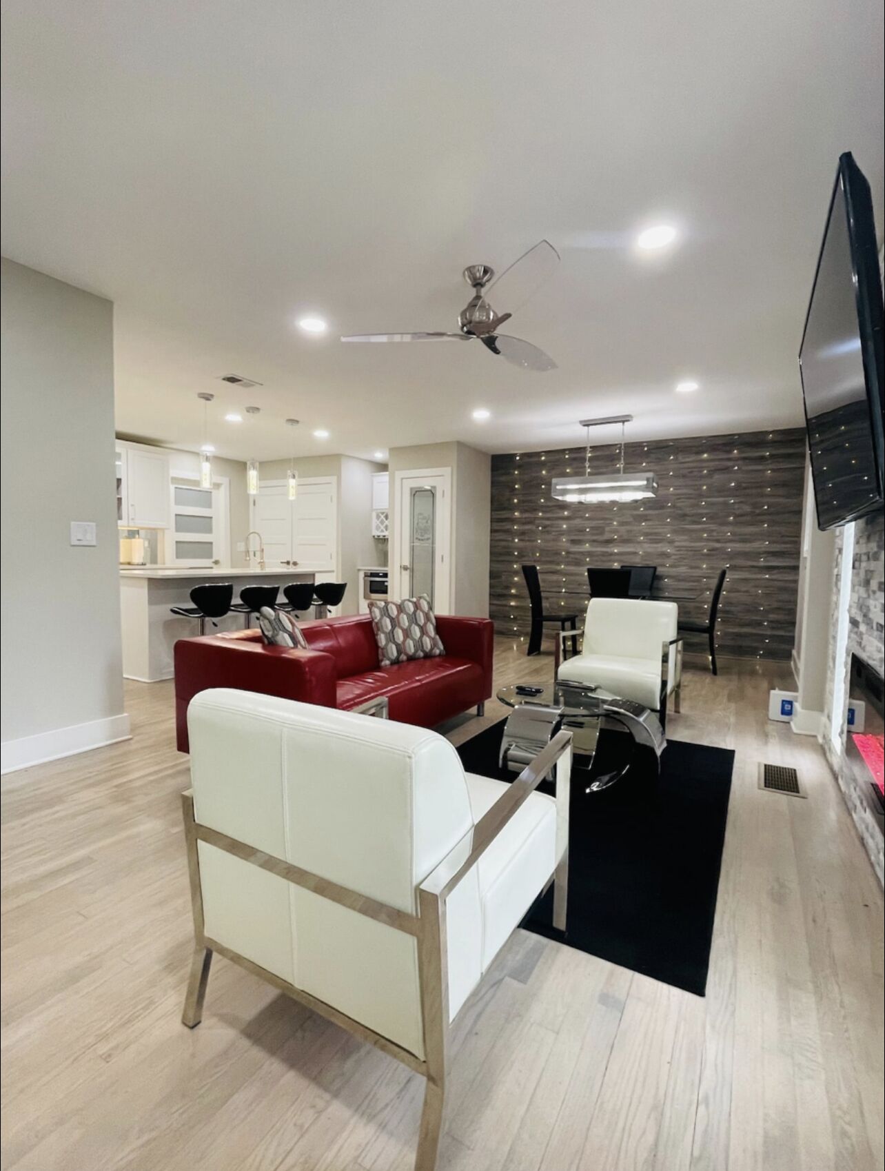 4 bedroom EastLake / Belvedere Park home