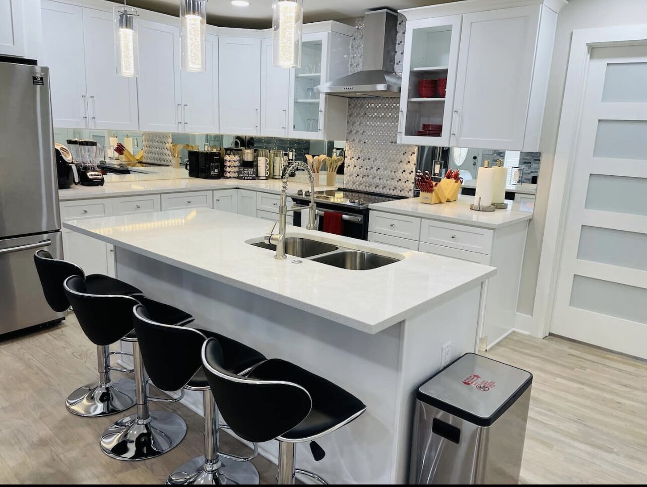 4 bedroom EastLake / Belvedere Park home