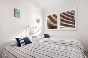 3 dormitorios, tabla de planchar con plancha, wifi gratis y ropa de cama