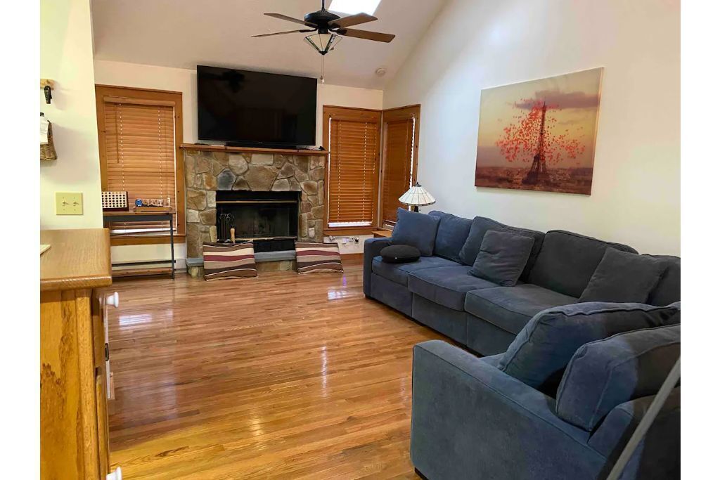 Camelback PET friendly renovated sleeps 8 