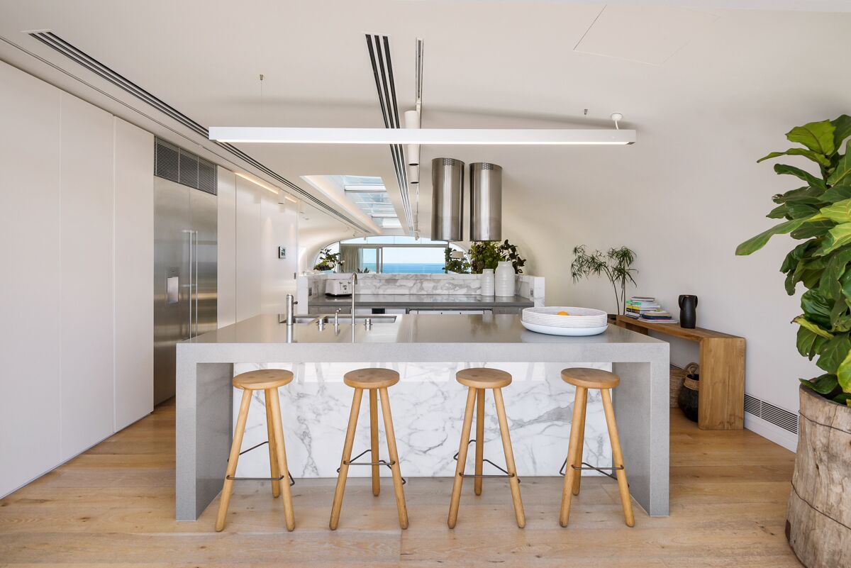 Great Bondi Penthouse with Amazing Views & Pool — image 8