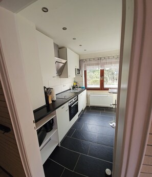 Fridge, microwave, oven, stovetop - The little paradise "Fewo-Inge" - space for up to 6 people, ideal for families (Felde)