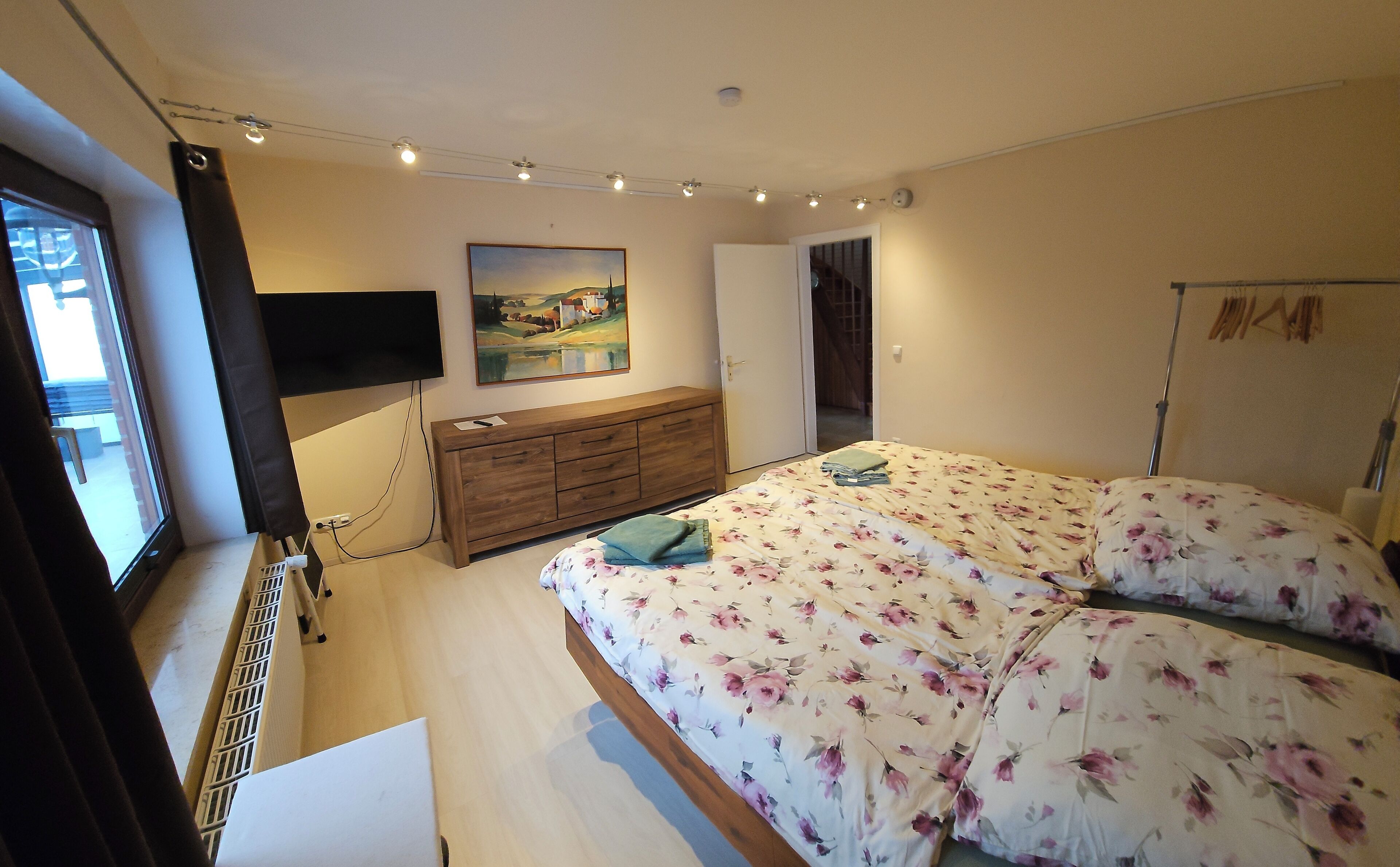 3 chambres, fer et planche à repasser, Wi-Fi gratuit, draps fournis