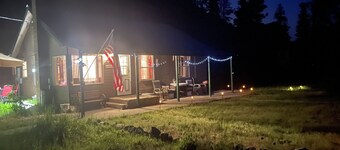 Peacefully 2BR Cabin with Firepit
