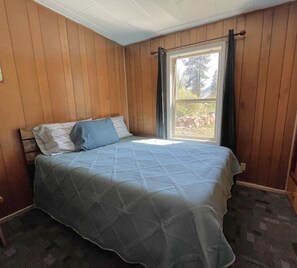 2 sovrum, skrivbord, gratis wi-fi och sängkläder