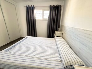 1 bedroom, WiFi, bed sheets