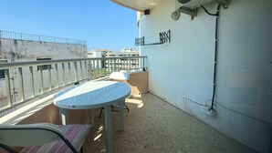 Outdoor dining - Apartment Apartsalou Bilbao 1 (Salou)