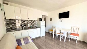 Interior - Apartment Apartsalou Bilbao 1 (Salou)