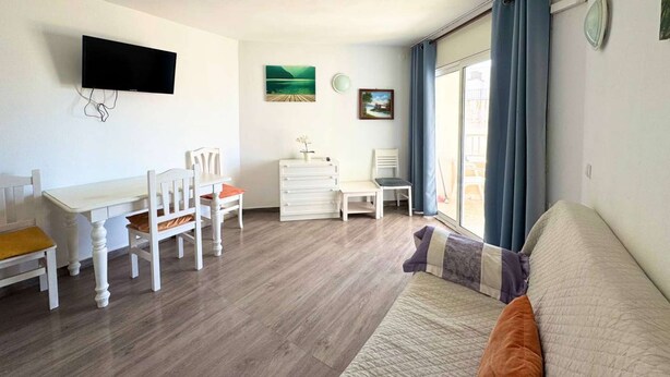 TV - Apartment Apartsalou Bilbao 1 (Salou)