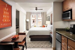 2 多间卧室、熨斗/熨衣板、WiFi、床单