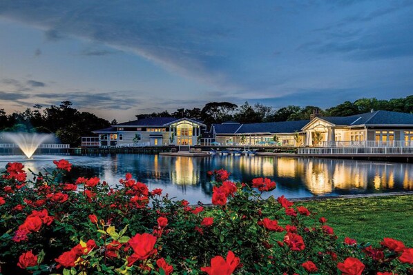 Exterior - Family Friendly Resort Condo - Great Outer Banks Location, Cozy, Lots Of Activities (Kitty Hawk)