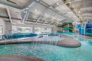 Piscina coperta, una piscina riscaldata