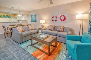 Fernseher, DVD-Player, Tischfußball, Tischtennisplatte