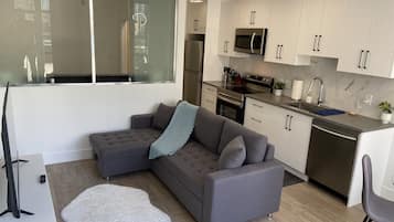 Smart TV, computer monitors