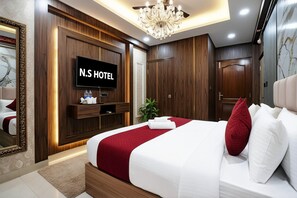 Superior Room with Window and City view
