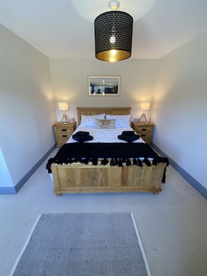 4 bedrooms, desk, iron/ironing board, travel cot