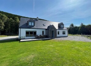Exterior - Highland Hideaway (Garve)