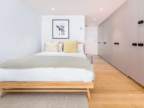 1 bedroom, WiFi, bed sheets, wheelchair access - Studio 304 Bondi Beach with Ocean Views (Bondi Beach)
