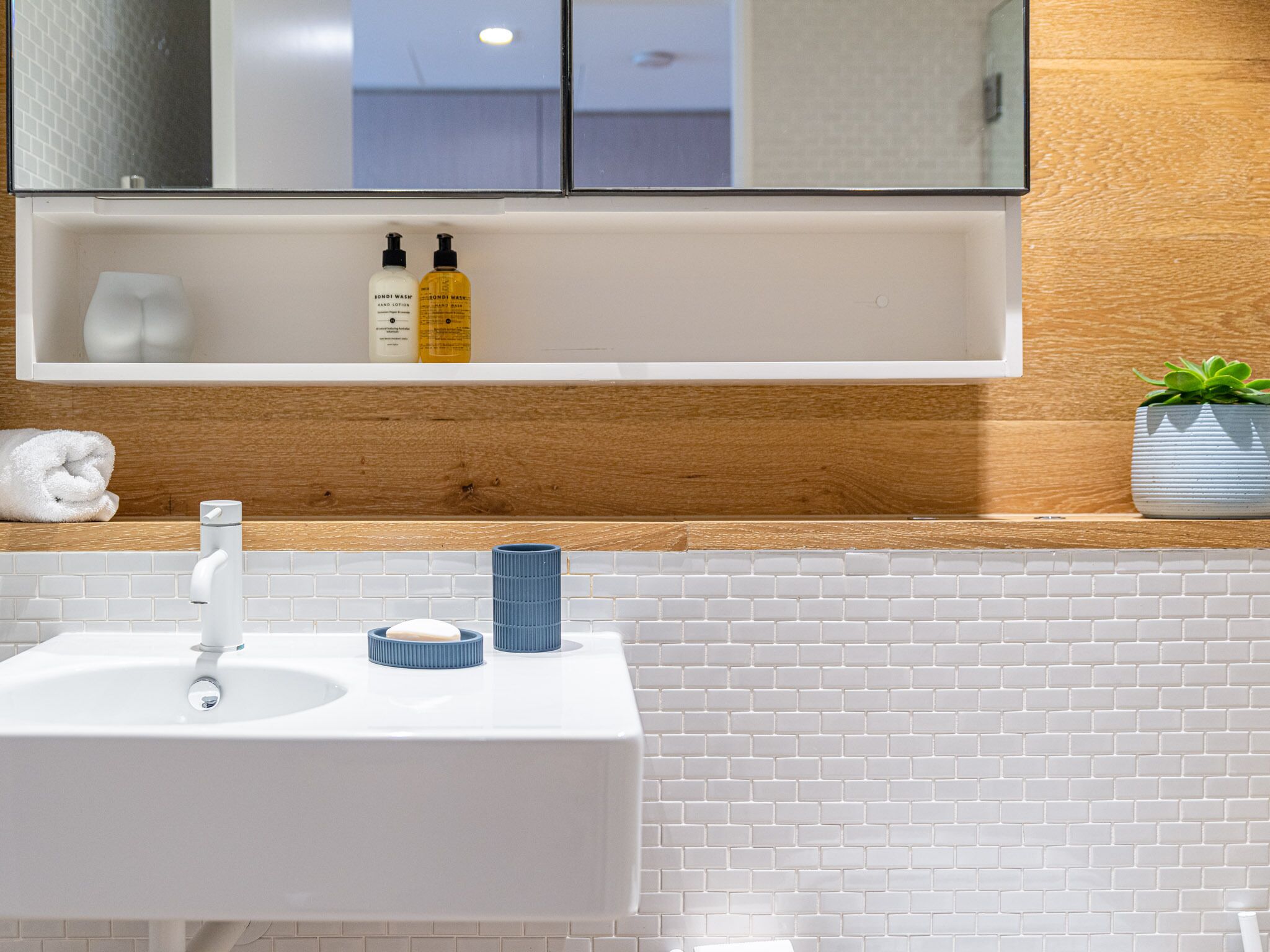 Studio 304 Bondi Beach with Ocean Views — image 11