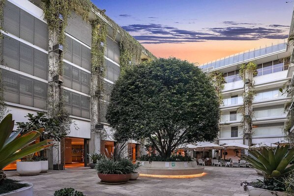 Exterior - Studio 304 Bondi Beach with Ocean Views (Bondi Beach)