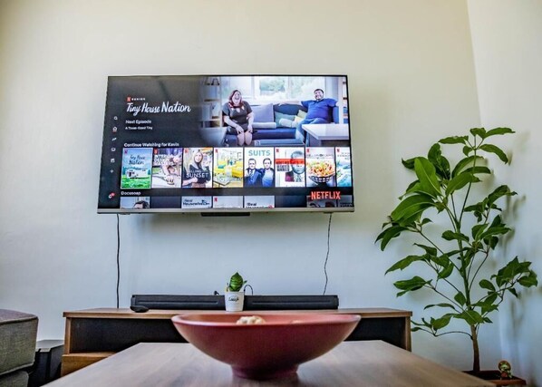 14-Zoll-Smart-TV mit Digitalempfang, Fernseher
