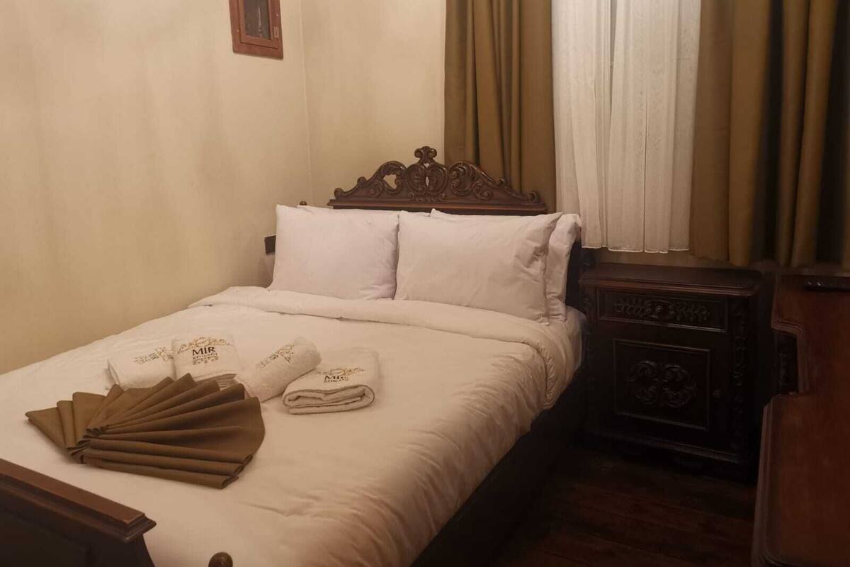 Standard Room | WiFi (free), bed sheets
