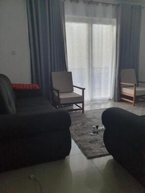 14-inch Smart TV with digital channels, TV - Stay.Plus JKIA Airport Inn (Nairobi)