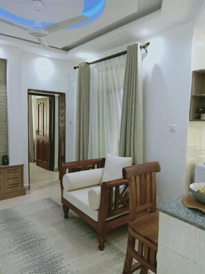 Apartment, 1 Bedroom | Living area