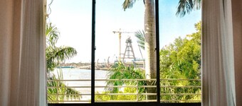 DSM Sea View Apartment