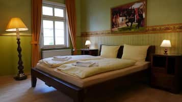 Doppelzimmer | Laptopgeeigneter Arbeitsplatz, Verdunkelungsvorhänge