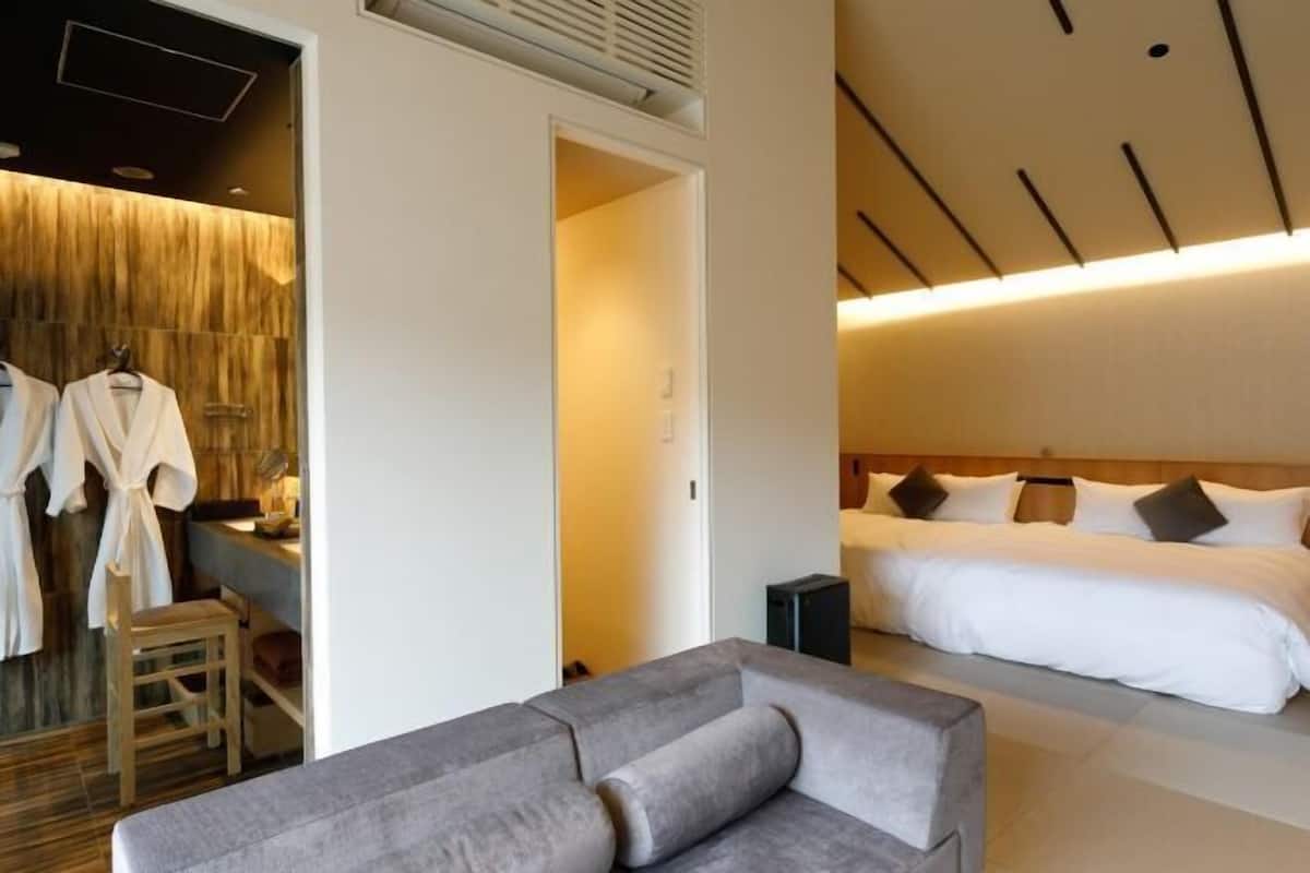 Individually furnished, free WiFi, bed sheets