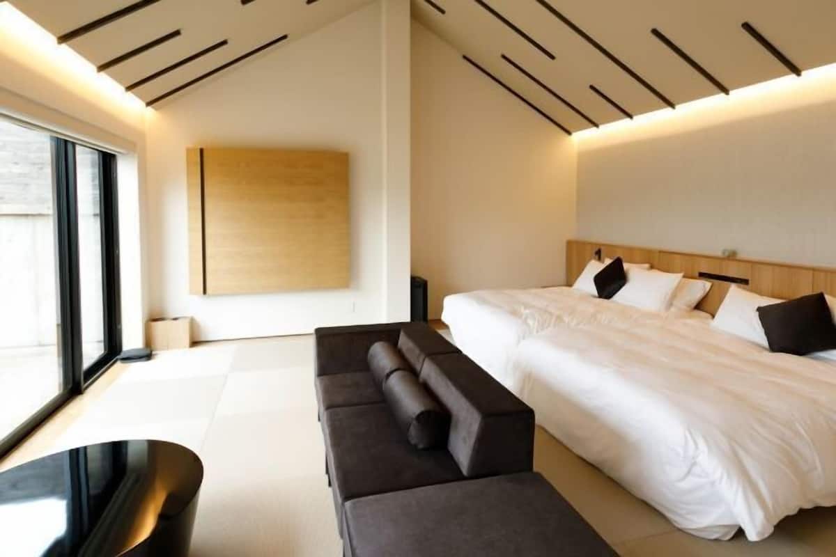 Individually furnished, free WiFi, bed sheets