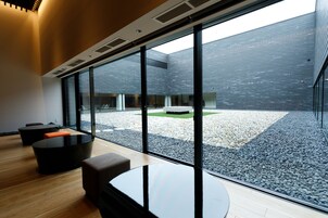 아침 식사 및 저녁 식사 제공, 일식