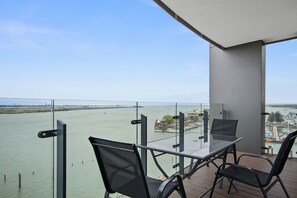 Apartment, Mehrere Betten | Balkon